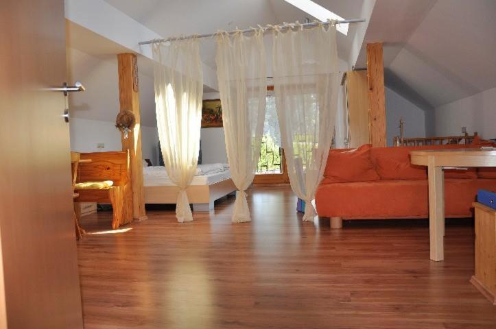 Haus Schober Apartment วินดิชการ์สเทิน ภายนอก รูปภาพ