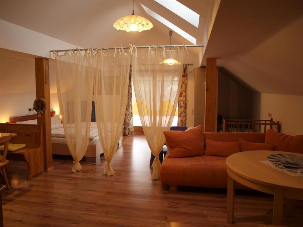 Haus Schober Apartment วินดิชการ์สเทิน ภายนอก รูปภาพ