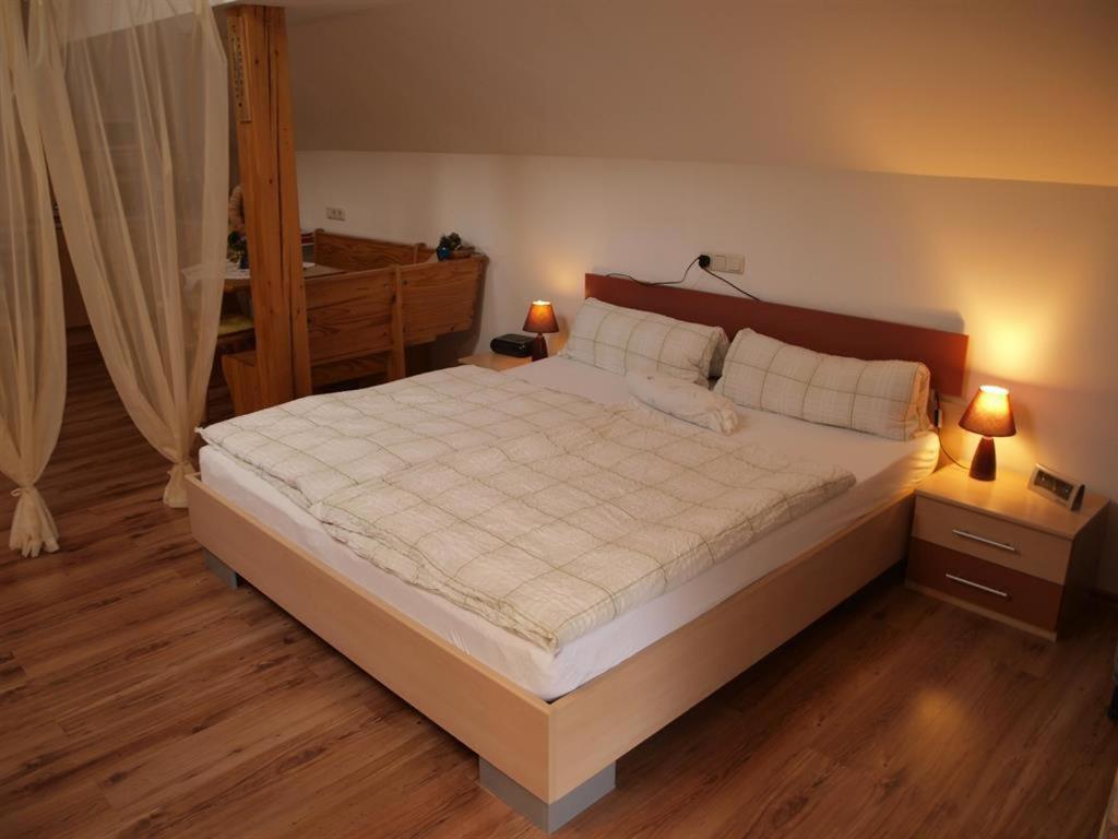 Haus Schober Apartment วินดิชการ์สเทิน ภายนอก รูปภาพ